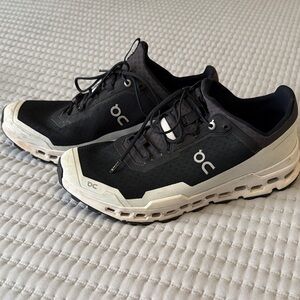 On Running Men's Black and Cream Athletic Shoes
